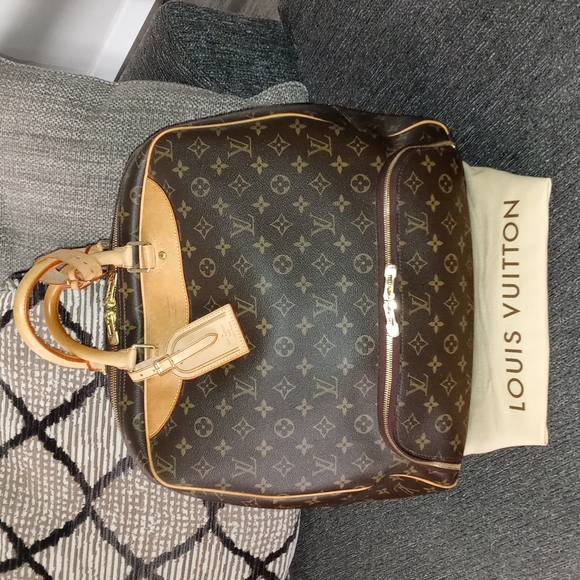 🔴SOLD🔴👜Louis Vuitton👜 - Monogram Canvas Evasion Travel Bag - Picture 1 of 16